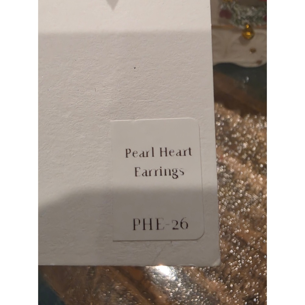 Mary Kathryn Design Pearl Heart Dangle Earrings Gold Tone - Picture 5 of 5